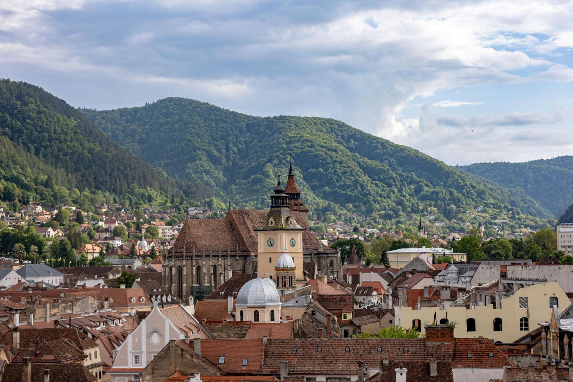 Hotel Aro Palace Brasov Exterior photo The old town of Saint-Claude